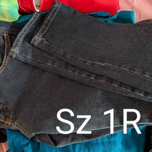 Lot of 8 Women's XS clothing; jeans, legging, Hollister, Abercrombie Aeropostale - Picture 6 of 10